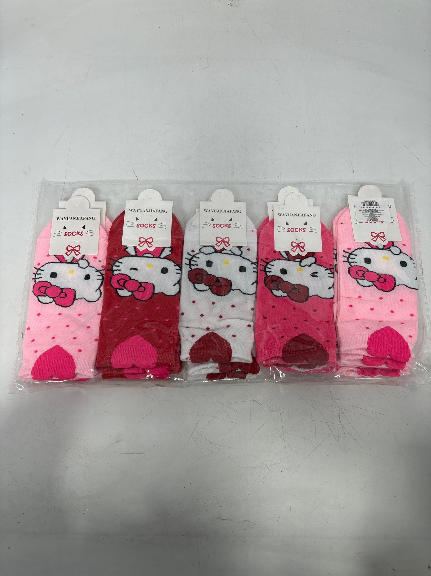 SK04 Socks  Hello Kitty Asst Designs (12)