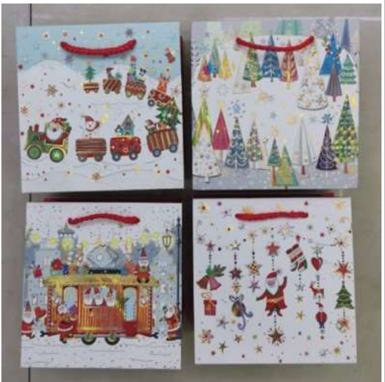 50215 XMAS GIFT BAG HORIZONTAL 4 DESIGNS HOT STAMP 10X8X4 (12)